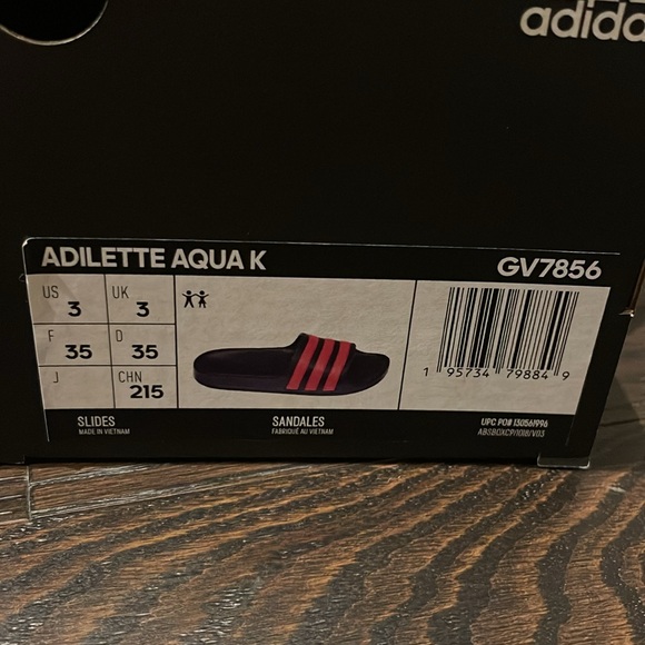 Women’s 5, NWT brand new in box Adidas Adilette Aqua slides navy pink sandals - Picture 2 of 8